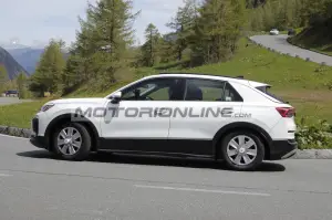 Volkswagen T-Roc - Foto spia 18-3-2025