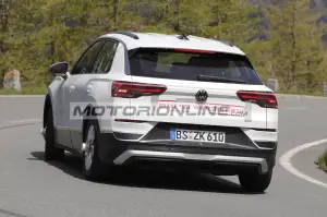 Volkswagen T-Roc - Foto spia 18-3-2025