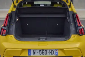 Renault 5 E-Tech 2025 caratteristiche