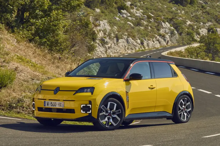 Renault 5 E-Tech 2025 caratteristiche - 7