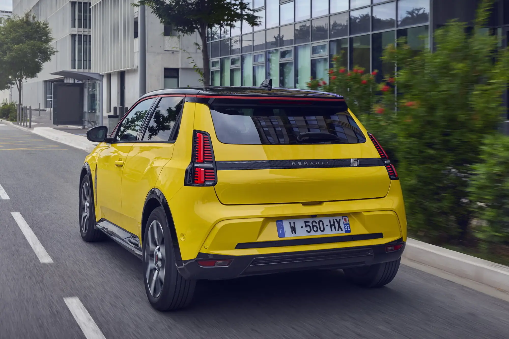Renault 5 E-Tech 2025 caratteristiche - 5