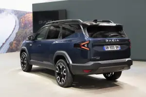 Dacia Bigster 2025: foto, prezzo, dimensioni, allestimenti - 16