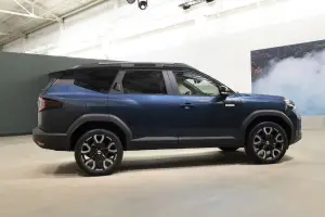 Dacia Bigster 2025: foto, prezzo, dimensioni, allestimenti - 11
