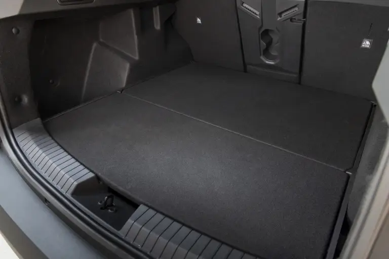 Dacia Bigster 2025: foto, prezzo, dimensioni, allestimenti - 9