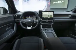 Dacia Bigster 2025: foto, prezzo, dimensioni, allestimenti - 7