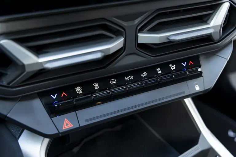 Dacia Bigster 2025: foto, prezzo, dimensioni, allestimenti - 3