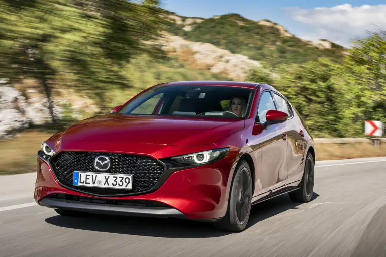 Mazda 3 2025: prezzo, foto, dimensioni, allestimenti - 7