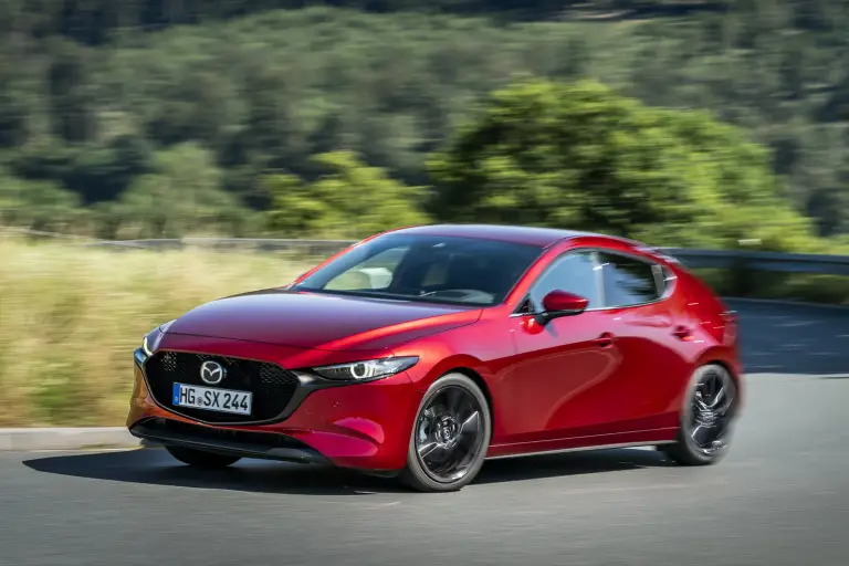 Mazda 3 2025: prezzo, foto, dimensioni, allestimenti - 5