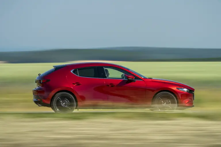 Mazda 3 2025: prezzo, foto, dimensioni, allestimenti - 2