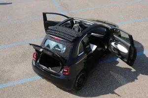 Fiat 500e Cabrio 2025: foto, prezzo, dimensioni, allestimenti