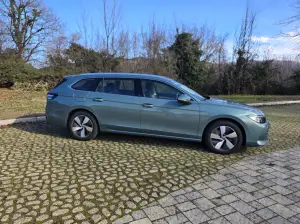 Volkswagen Passat Variant 2025 come va - 8