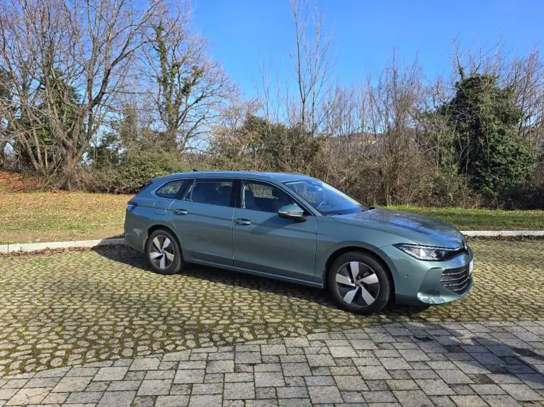 Volkswagen Passat Variant 2025 come va - 2
