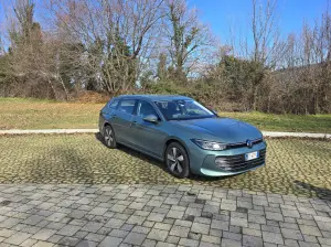 Volkswagen Passat Variant 2025 come va - 1