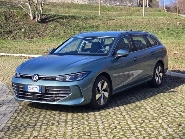 Volkswagen Passat Variant 2025 come va - 10