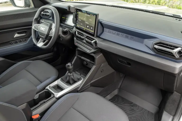 Dacia Duster 2025: prezzo, foto, dimensioni, interni - 4