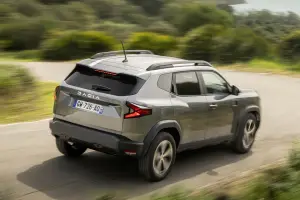 Dacia Duster 2025: prezzo, foto, dimensioni, interni - 6
