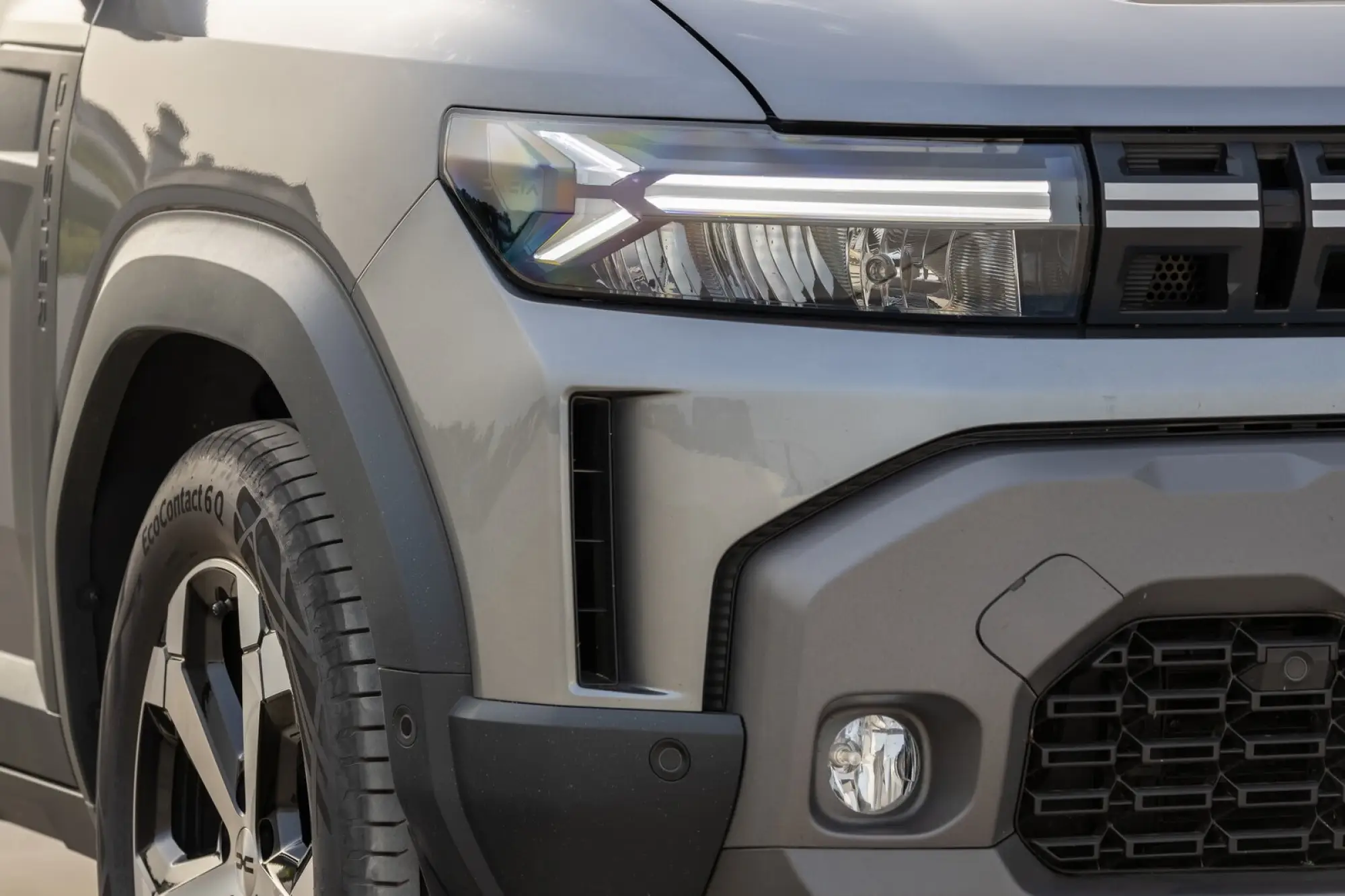 Dacia Duster 2025: prezzo, foto, dimensioni, interni - 3
