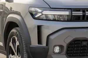 Dacia Duster 2025: prezzo, foto, dimensioni, interni - 3