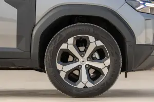 Dacia Duster 2025: prezzo, foto, dimensioni, interni - 10