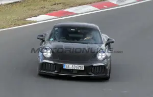 Porsche 911 Turbo S 2026 - Foto spia 25-03-2025 - 2