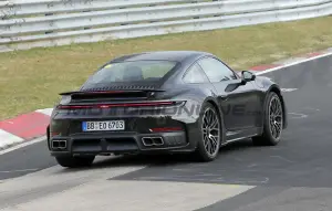 Porsche 911 Turbo S 2026 - Foto spia 25-03-2025 - 8