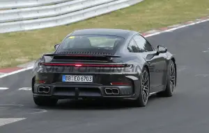 Porsche 911 Turbo S 2026 - Foto spia 25-03-2025 - 9