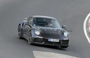 Porsche 911 Turbo S 2026 - Foto spia 25-03-2025 - 1