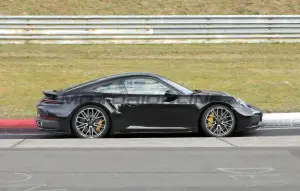 Porsche 911 Turbo S 2026 - Foto spia 25-03-2025 - 5