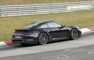Porsche 911 Turbo S 2026 - Foto spia 25-03-2025 - 11