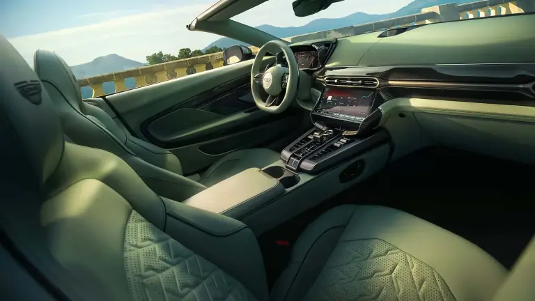 Aston Martin Vanquish Volante - 9