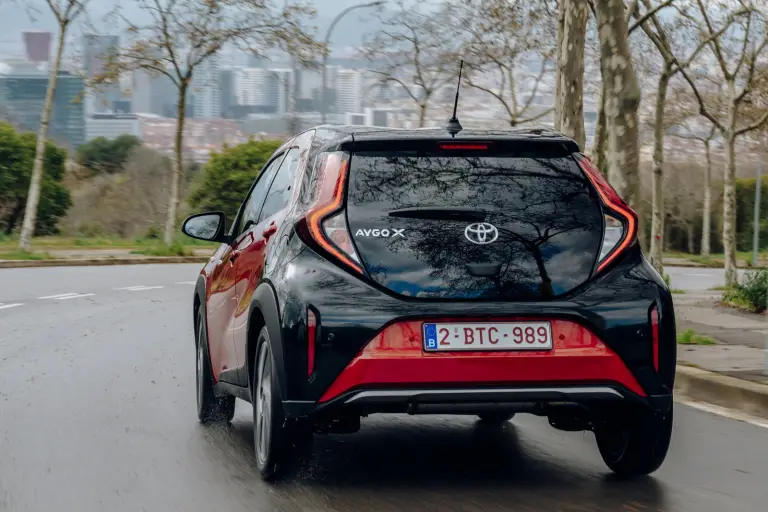 Toyota Aygo X 2025: foto, prezzo, allestimenti, dimensioni - 5