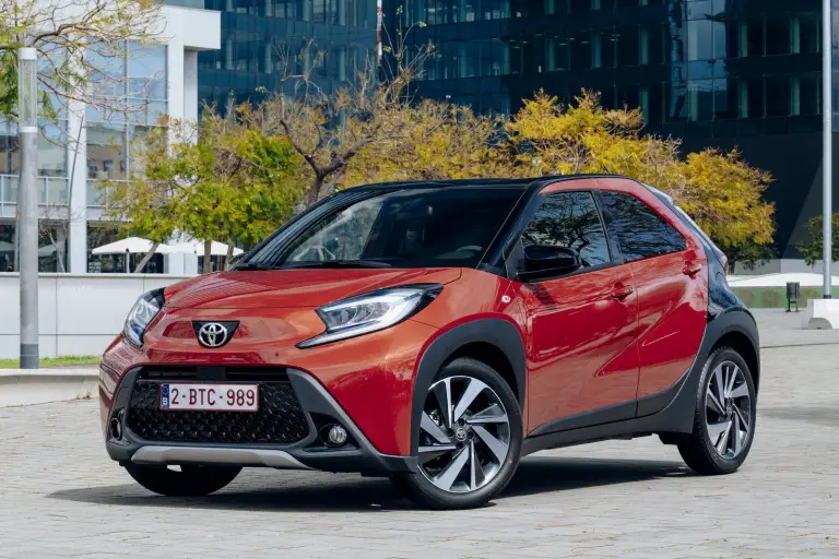 Toyota Aygo X 2025: foto, prezzo, allestimenti, dimensioni - 3