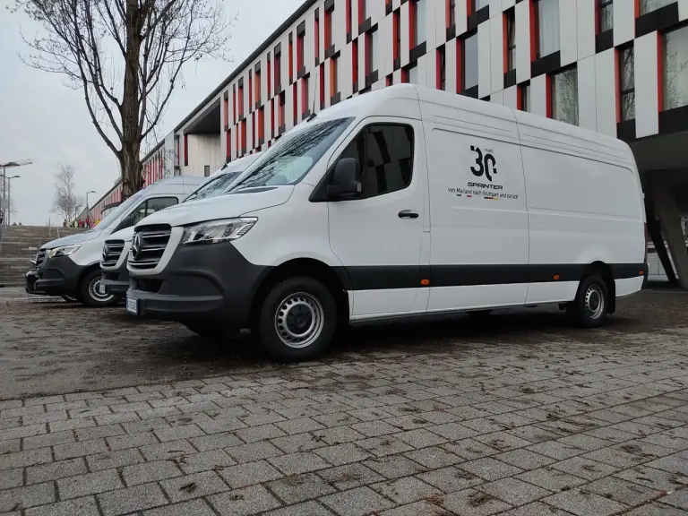 Mercedes Sprinter - 30 anni a Stoccarda - 25