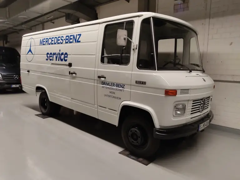 Mercedes Sprinter - 30 anni a Stoccarda - 24