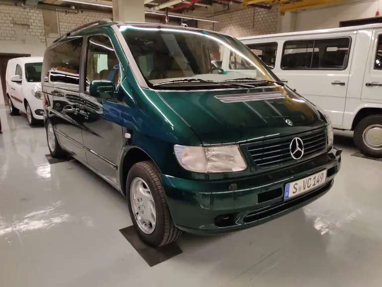 Mercedes Sprinter - 30 anni a Stoccarda - 35