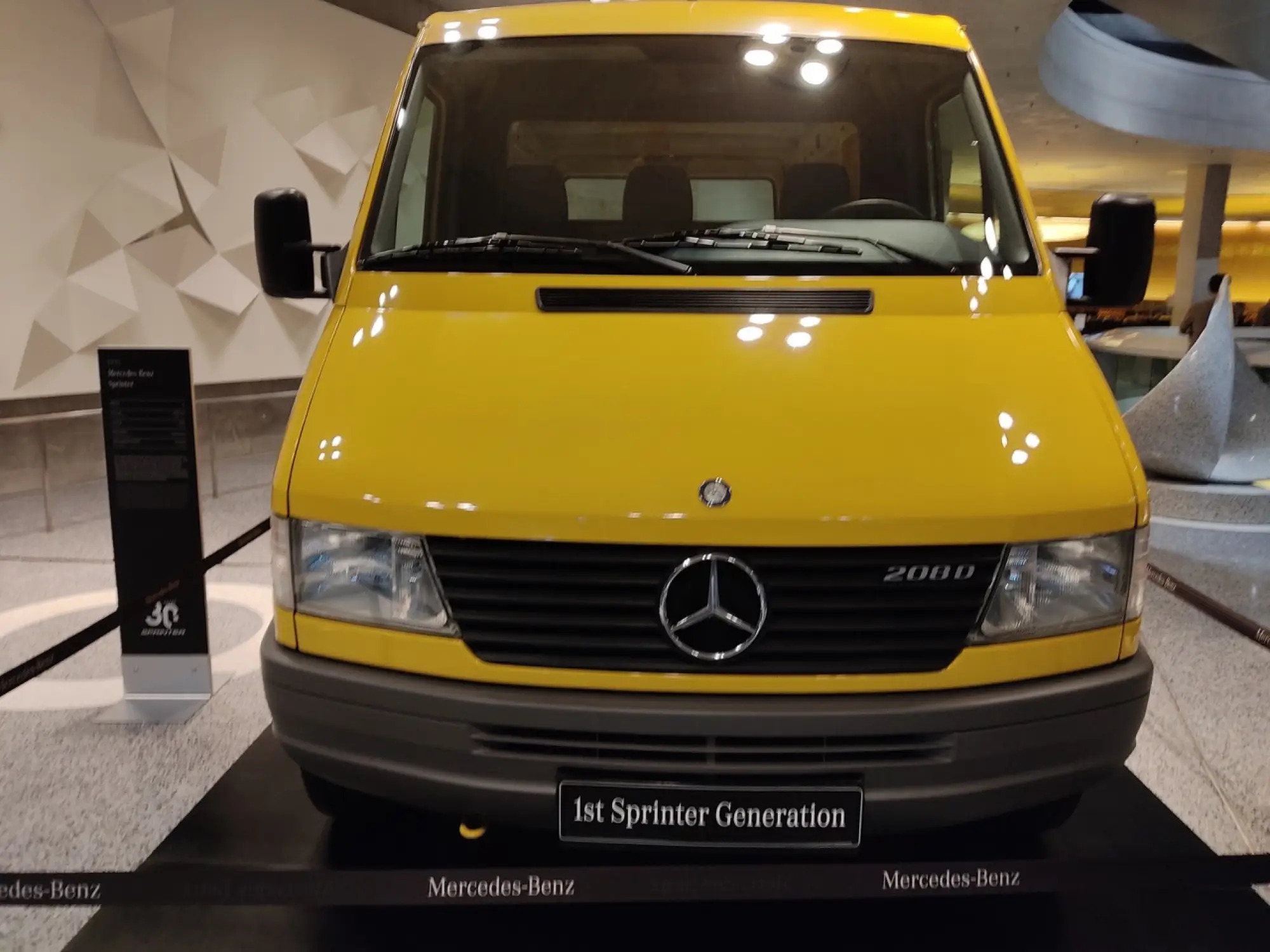 Mercedes Sprinter - 30 anni a Stoccarda - 39