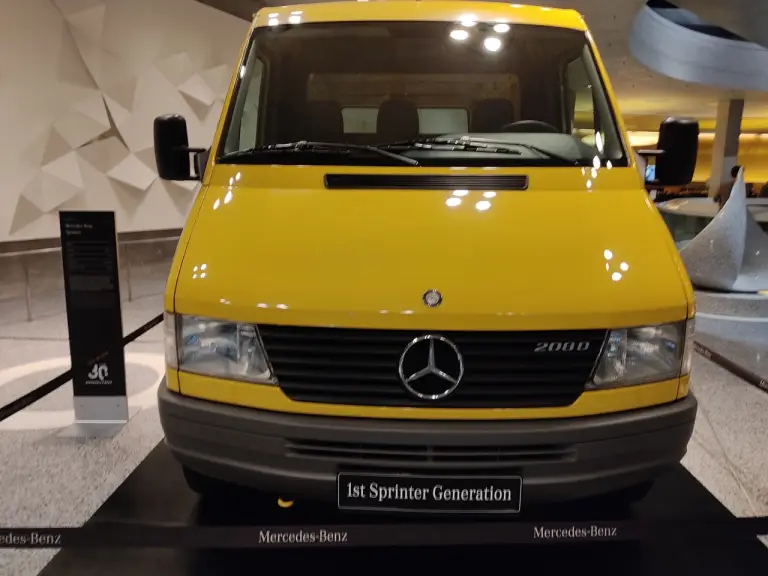 Mercedes Sprinter - 30 anni a Stoccarda - 39