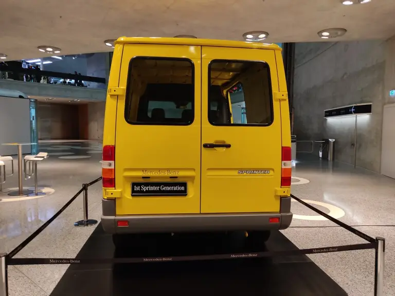 Mercedes Sprinter - 30 anni a Stoccarda - 49