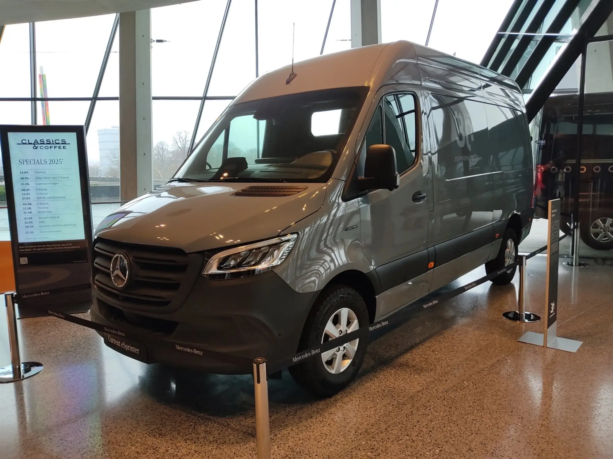 Mercedes Sprinter - 30 anni a Stoccarda - 56