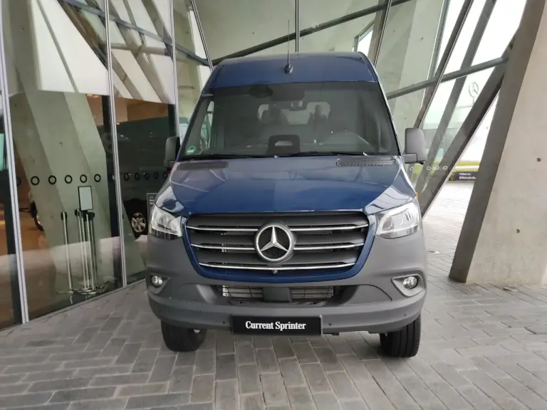 Mercedes Sprinter - 30 anni a Stoccarda - 54