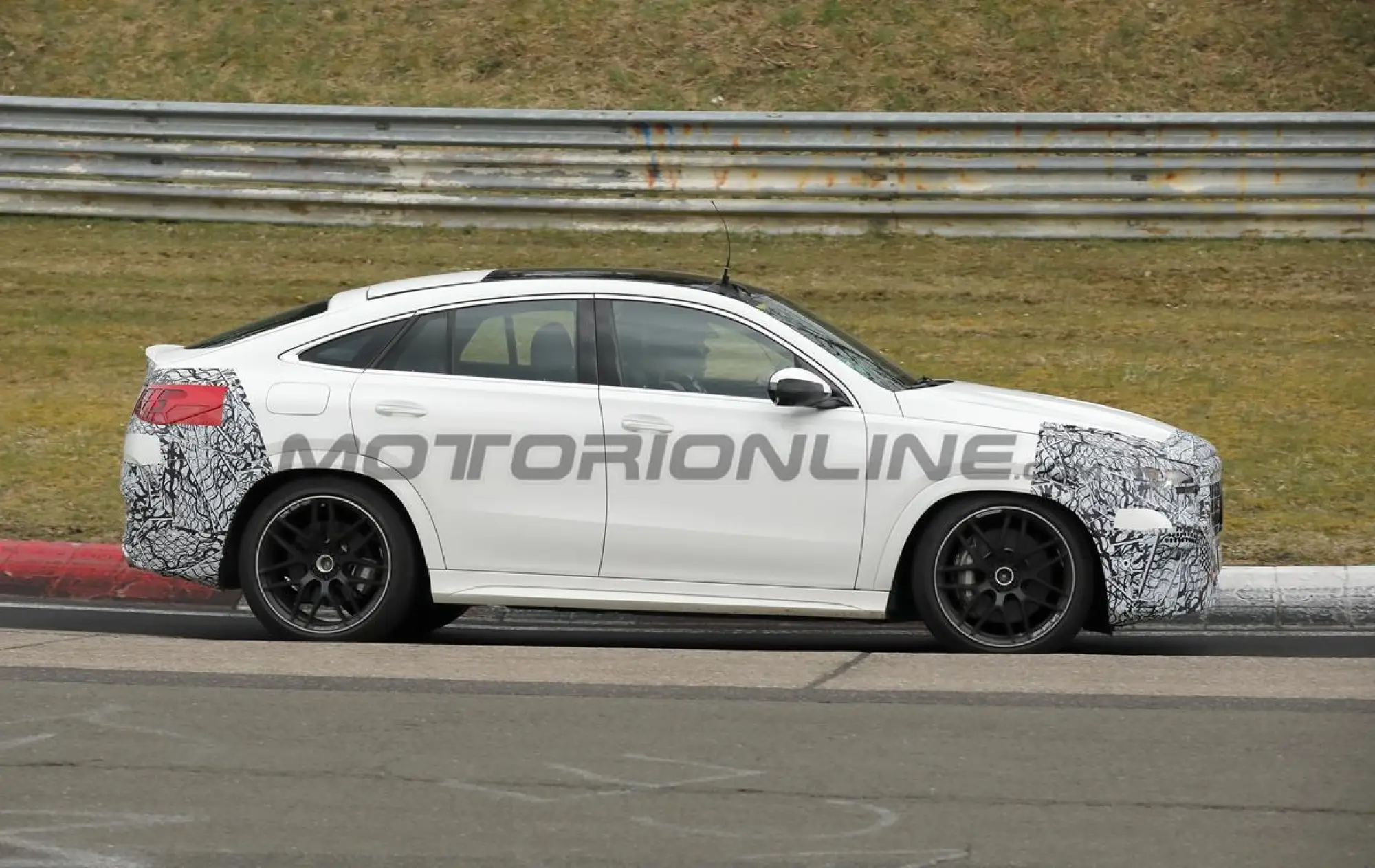 Mercedes-AMG GLE Coupe 2026 - Foto spia 28-03-2025 - 6