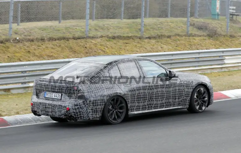 BMW Serie 3 2027 - Foto spia 28-03-2025 - 6