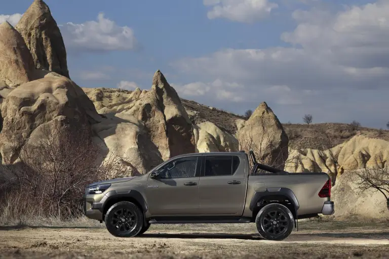 Toyota Hilux 2025 - 18
