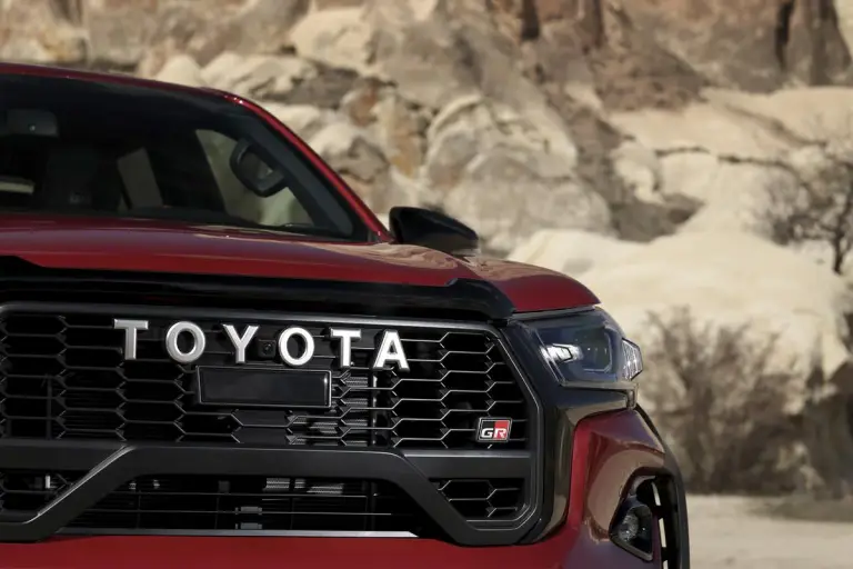 Toyota Hilux 2025 - 17