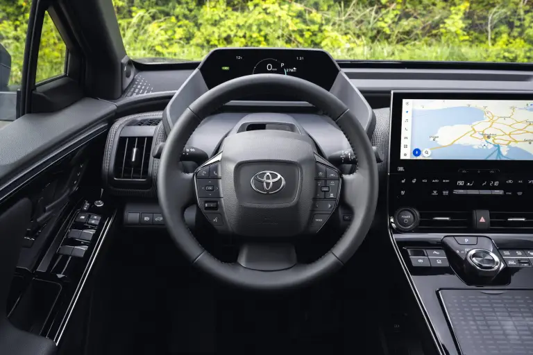 Toyota bZ4X 2025: prezzo, foto, dimensioni, allestimenti - 2