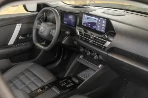 Citroen C4 X 2025: prezzo, foto, dimensioni e allestimenti