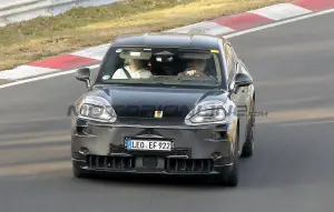 Porsche Cayenne Coupe 2026 - Foto spia 01-04-2025 - 4