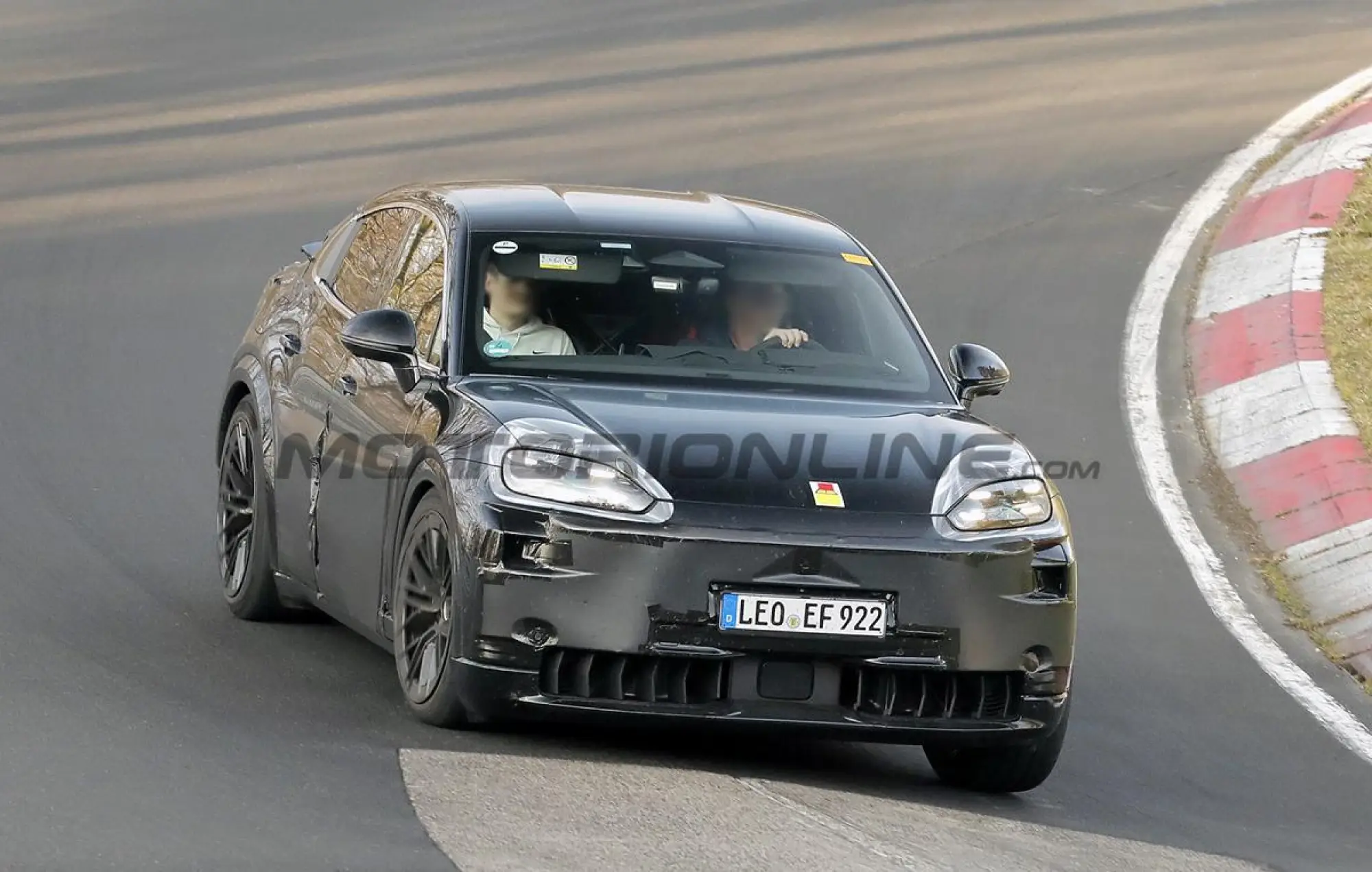 Porsche Cayenne Coupe 2026 - Foto spia 01-04-2025 - 8
