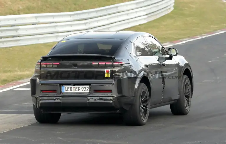 Porsche Cayenne Coupe 2026 - Foto spia 01-04-2025 - 6
