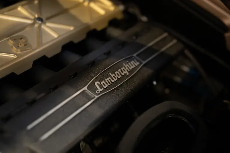 Eccentrica V12 Restomod - 2